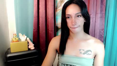 lucyLove online show from November 20, 5:30 am