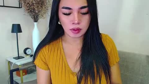 Snapshot of pinaymorena69 chatting on March 8, 11:28 pm Just cath  online show from March 8, 11:28 pm