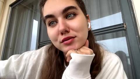 Susie online show from December 15, 4:40 am