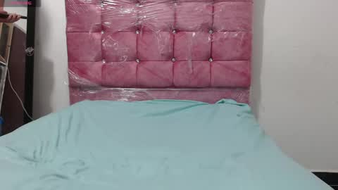 pink_love_25 online show from May 22, 4:10 am