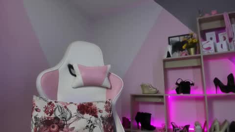 pink_secret online show from October 31, 2:32 pm