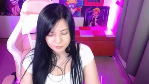 pink_yuii online show from January 11, 1:32 am