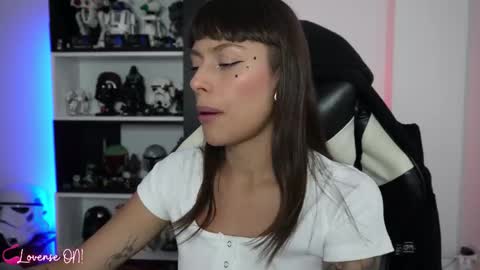 Emily online show from December 15, 7:19 pm