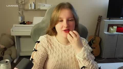 pinkiep1e online show from May 8, 3:21 am