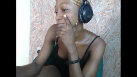 pinknjuicyx online show from December 17, 10:23 am
