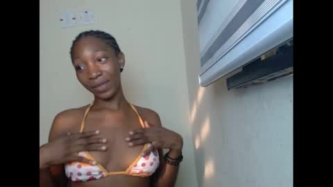 pinknjuicyx online show from December 9, 7:06 am