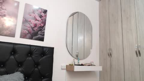 pinky_f00x online show from May 23, 8:18 pm