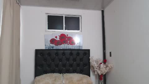 pinky_f00x online show from April 28, 7:29 pm