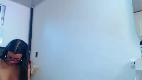 pinky_f00x online show from April 30, 8:57 pm