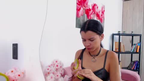 pinky_f00x online show from May 5, 7:17 pm