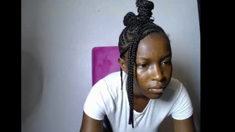 pinkykiki_247 online show from May 23, 10:13 am