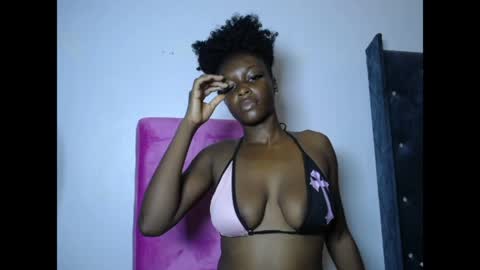 pinkykiki_247 online show from May 8, 5:16 pm