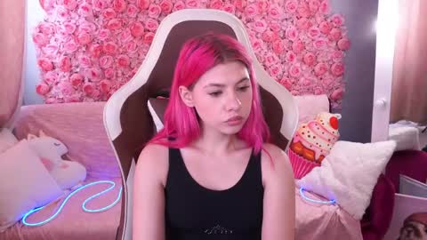 pinkytrix online show from May 19, 1:18 pm