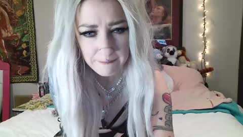 pirateprincessx online show from March 16, 1:30 am