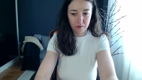 piscesgirl06 online show from May 6, 8:18 am