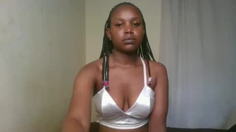 Snapshot of pixie_roman chatting on January 12, 1:05 pm Majesty online show from January 12, 1:05 pm