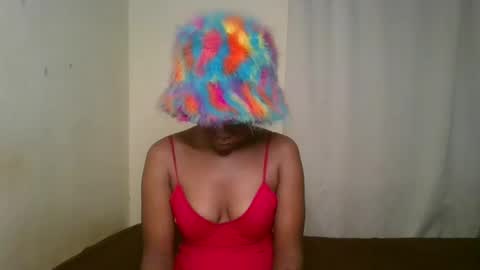 Snapshot of pixie_roman chatting on February 13, 1:50 am Majesty online show from February 13, 1:50 am