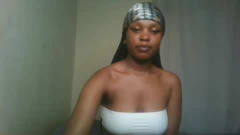 Snapshot of pixie_roman chatting on December 3, 10:37 am Majesty online show from December 3, 10:37 am