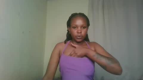 Snapshot of pixie_roman chatting on December 8, 9:13 am Majesty online show from December 8, 9:13 am