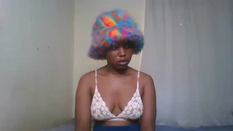 Snapshot of pixie_roman chatting on January 3, 9:36 am Majesty online show from January 3, 9:36 am