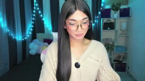 pixiedoll_ online show from July 15, 10:47 pm