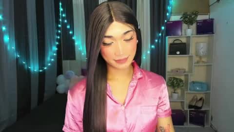 pixiedoll_ online show from July 22, 6:03 am