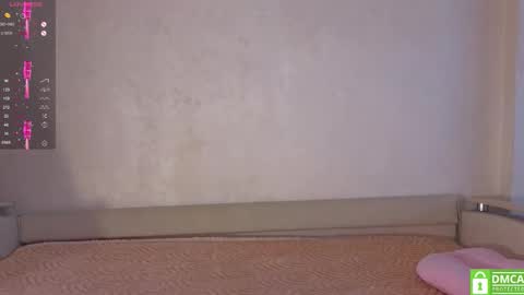 Emmy cheekslap and Edward online show from October 14, 7:11 am