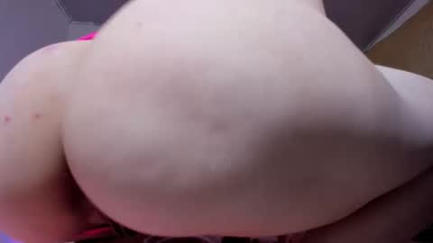 Snapshot of play_mate_ chatting on October 6, 4:51 am play_mate_ online show from October 6, 4:51 am