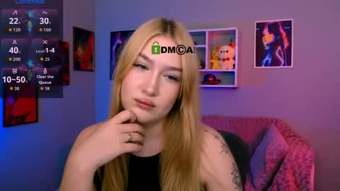 Sophie online show from May 16, 8:08 pm