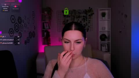 Sophie online show from May 10, 10:01 pm