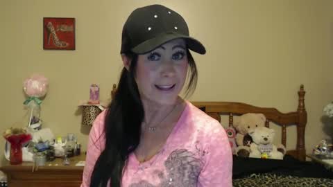 Snapshot of playfulkitten17 chatting on October 13, 2:14 am playfulkitten17 online show from October 13, 2:14 am