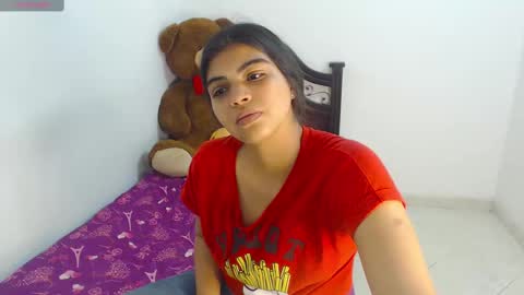 Snapshot of pocahontas_princess__ chatting on December 11, 10:06 pm Pocahontas online show from December 11, 10:06 pm
