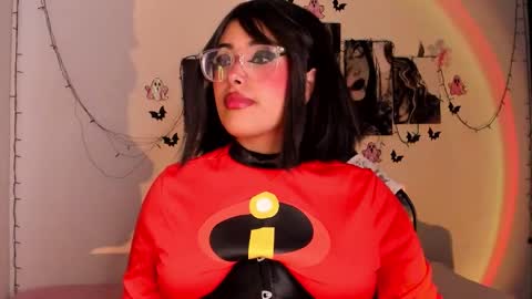 Willow                      Hours 12pm to 630pm Colombian time FRIDAY AND SUNDAY FREE DAYS online show from October 30, 6:20 pm