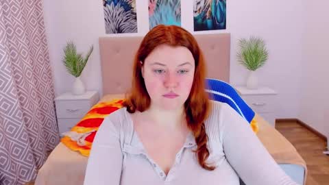 Snapshot of polinasallivan chatting on December 18, 8:20 am Polina online show from December 18, 8:20 am