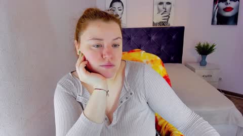 Snapshot of polinasallivan chatting on January 3, 7:38 am Polina online show from January 3, 7:38 am
