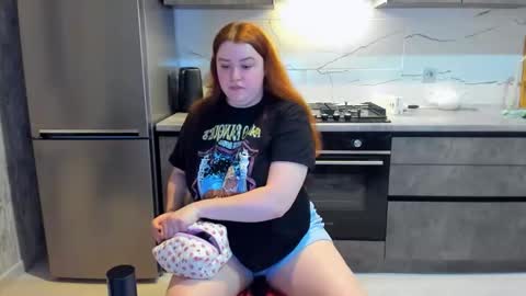 Snapshot of polinasallivan chatting on February 20, 7:19 pm Polina online show from February 20, 7:19 pm