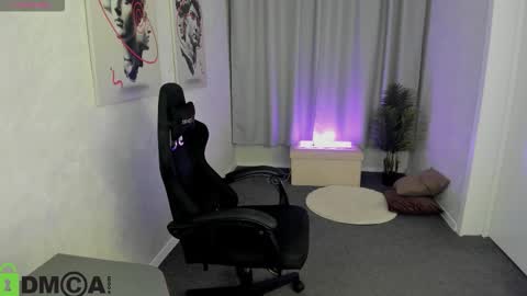 Polly online show from November 10, 1:11 am