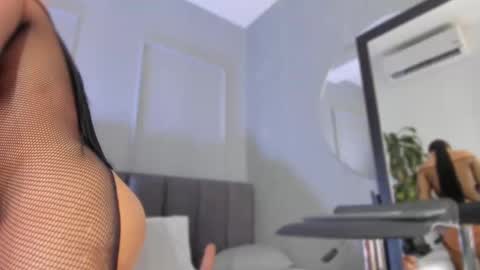 Snapshot of pollybabe_ chatting on September 17, 10:57 am POLLY online show from September 17, 10:57 am