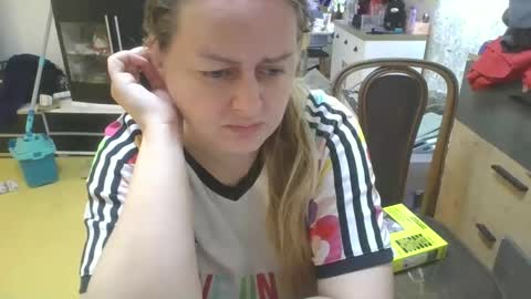 MelissOfficial online show from March 29, 11:20 am