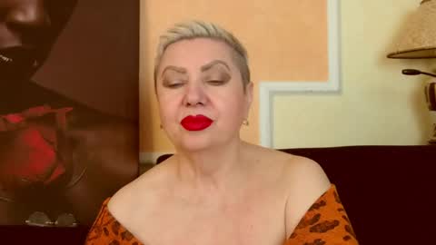 LADY POSH online show from May 6, 9:08 pm
