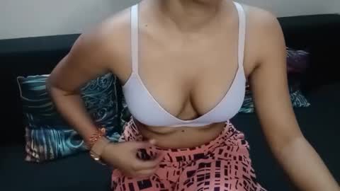 Snapshot of poulomi_das chatting on February 27, 6:07 am poulomi online show from February 27, 6:07 am