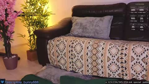 Lola online show from December 12, 7:52 am