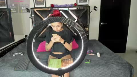poyson_ivy1 online show from May 12, 12:08 am