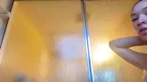 pr3ttynperla online show from November 14, 9:37 pm