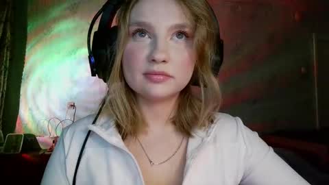 pr_in_cess_ online show from April 29, 9:31 pm