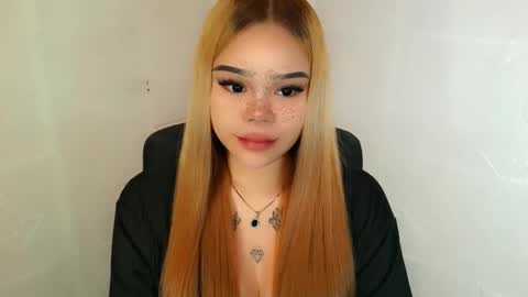 MAXXINE online show from December 2, 4:14 am