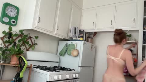 Pretend online show from March 8, 7:07 pm