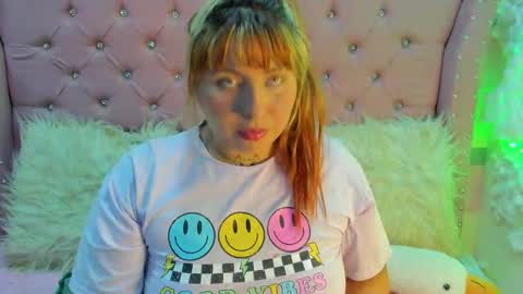 Pretti Violet online show from September 23, 3:04 am