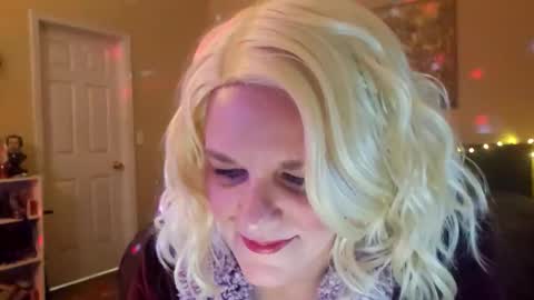 pretttyfantasy online show from October 11, 3:55 am