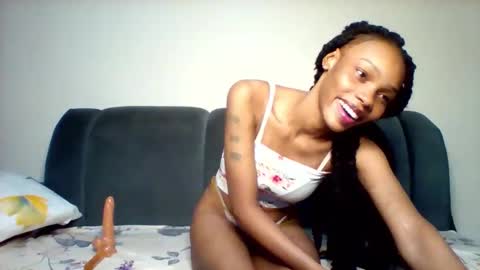 pretty253 online show from November 1, 4:00 pm